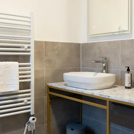Hotel apartamentowy Bright