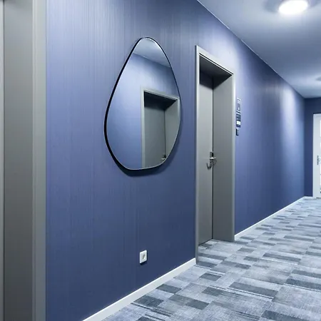 Hotel apartamentowy Bright 3*