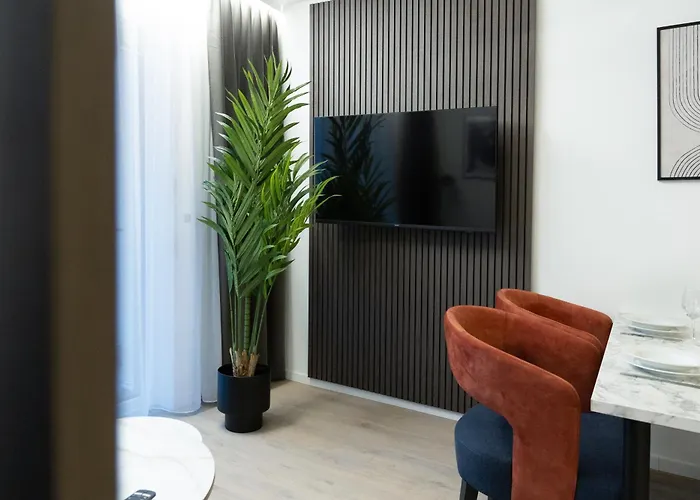 Bright Apartahotel 3*